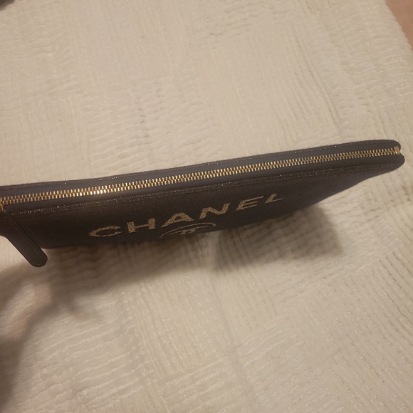 Chanel Clutch/Pouch - Picture 4 of 7